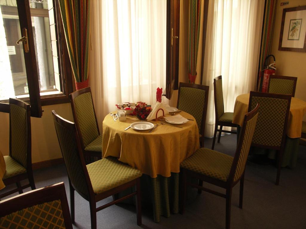Hotel Duse アーゾロ 部屋 写真