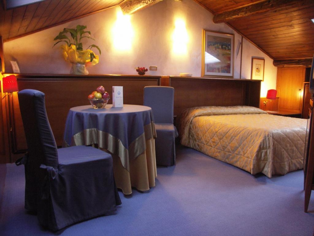 Hotel Duse アーゾロ エクステリア 写真