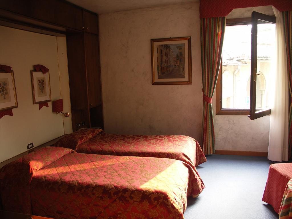 Hotel Duse アーゾロ エクステリア 写真